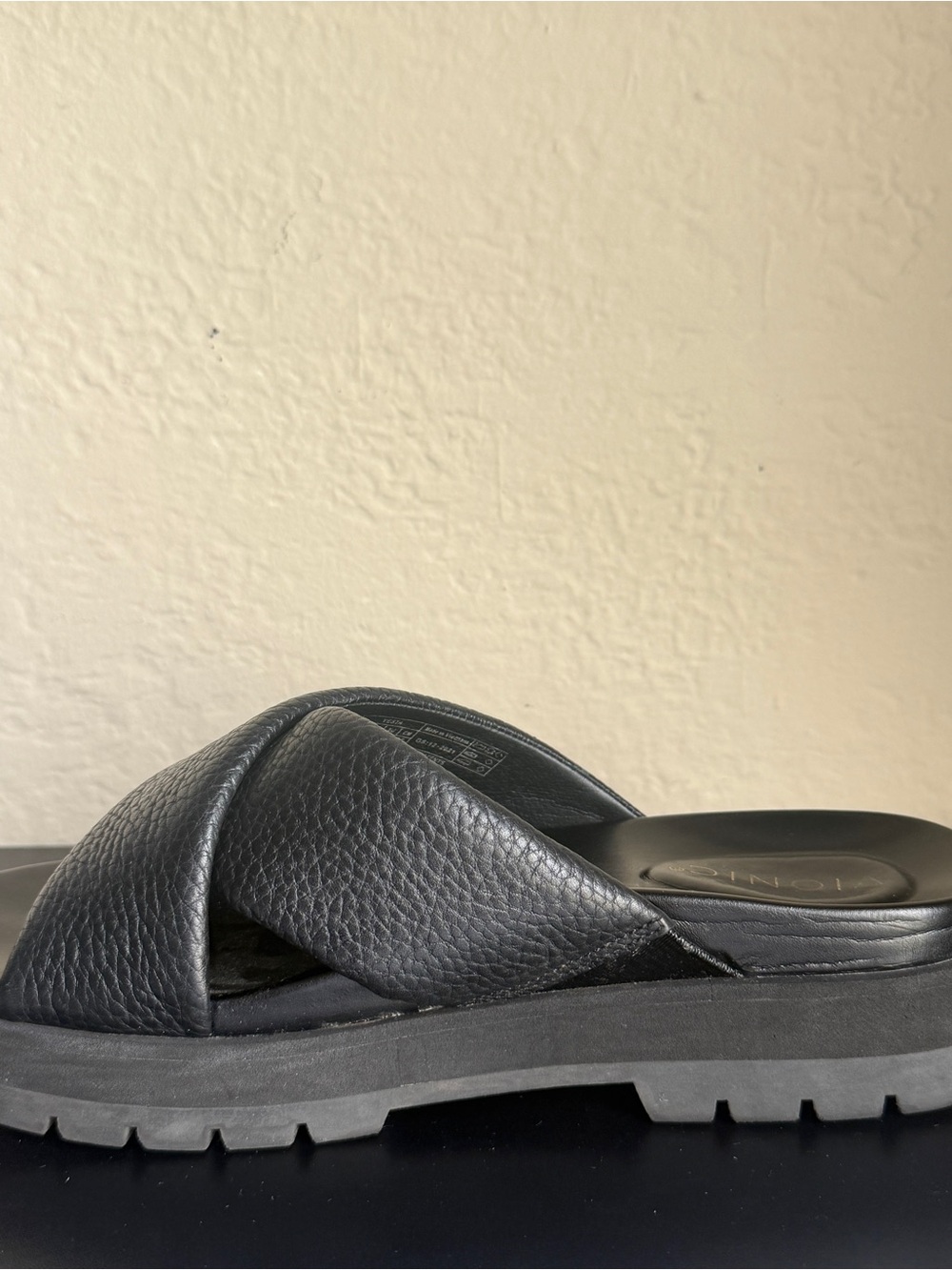 Vionic Vesta Leather Platform Slides - Size 9 - Picture 4 of 11
